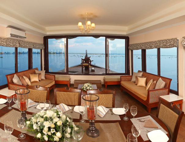Luxury Houseboat in Kerala